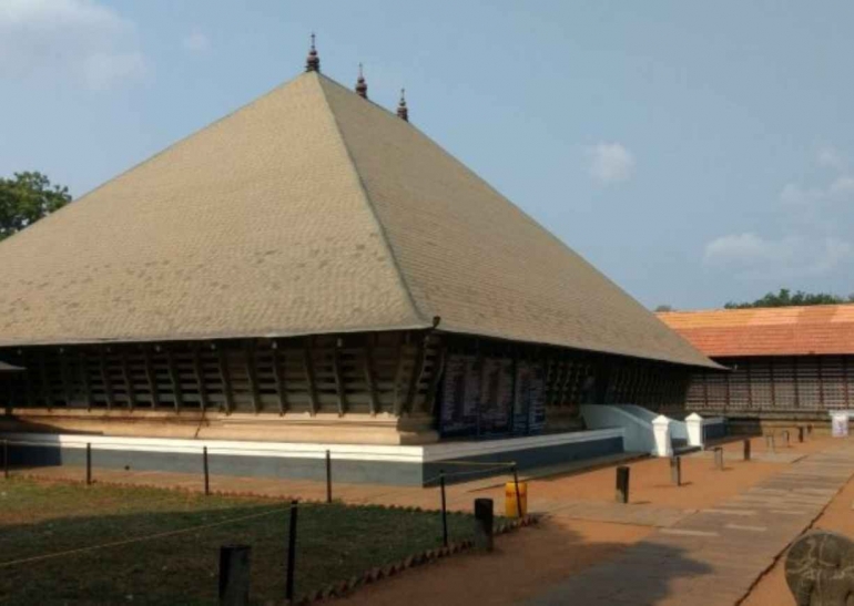 Az indiai hagyományos színház 2000 éves története - Somi Panni előadása