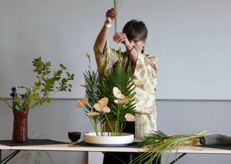 Ikebana, a japán virágrendezés művészete - Katkits Judit előadása