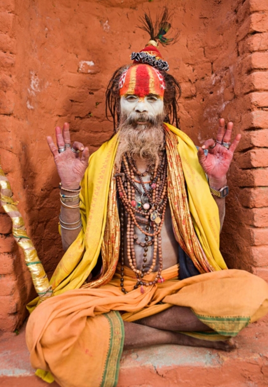 India szent emberei - szádhuk, aghórik és a szentség határai - Somi Panni előadása