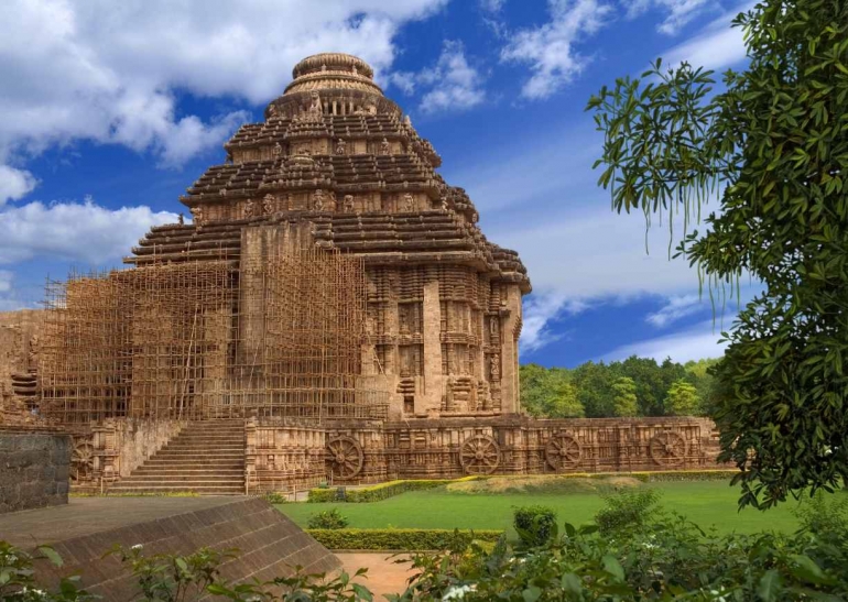 A hinduizmus szent szövegei – sruti és szmriti - Zentai György előadása